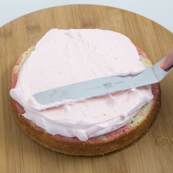 Berry Vanilla Swirl Cake - how to  (10 of 11)
