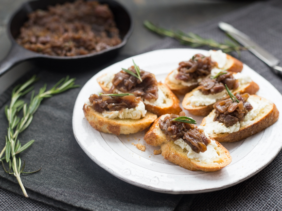 caramelized onions on a baguette