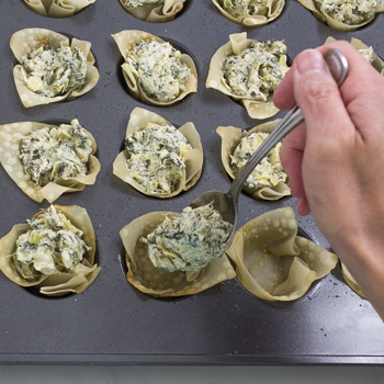 Spinach Artichoke Wonton Cups - how to (9 of 10)